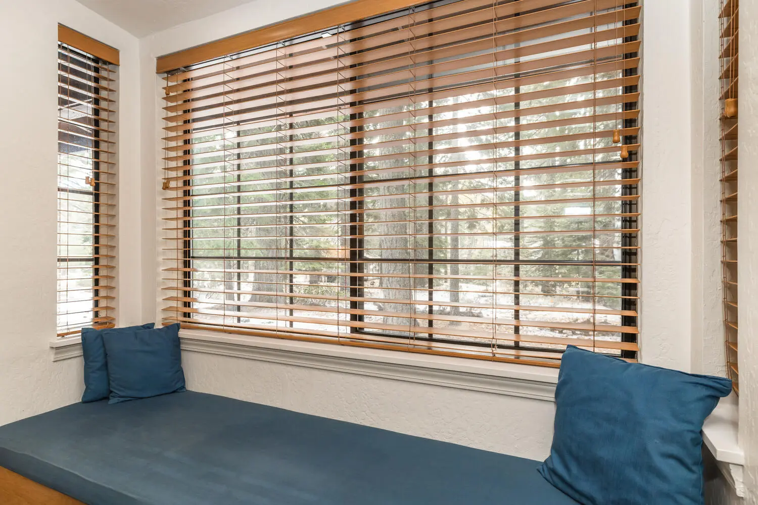 Deluxe Suite window seat
